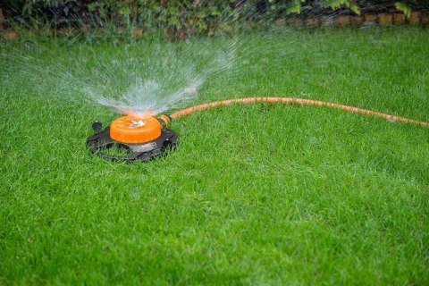 ZRASZACZ OGRODOWY 9 FUNKCYJNY ZE SZPILKAMI DO MONTAŻU NEO