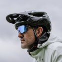 Kask na rower górski z regulowanym daszkiem zapięciem magnetycznym 58-62 cm - czarny